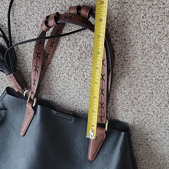 Leather black shoulder bag with bonus pouch with strap - Picture 9 of 10